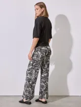 Blusa rosa en seda fría elastizada, marca Zac & Rachel. Delantera con plisado cruzado.