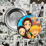 Pin metálico con la imagen de Tanjiro Kamado, personaje del anime Kimetsu no Yaiba.