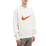Buzo de cuello redondo Nike, color blanco, con diseño de logo y tipografía en relieve en el pecho en color naranja. Presenta puños y ruedo acanalados.