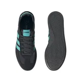 Championes Adidas Bareeda Decode Mercedes-AMG Petronas Formula One Team, color negro con detalles en verde agua y las tres tiras características de Adidas en los laterales.