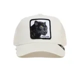 Gorra trucker Goorin Bros color negro, con visera curva, panel frontal estructurado y malla trasera. Cuenta con un parche bordado en 37D al frente que representa una pantera con la inscripción 'PANTHER'.