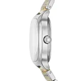 Reloj Skagen de la colección Mellem Lille con caja de 28 mm y esfera plateada minimalista. Presenta un diseño bicolor en acero inoxidable con eslabones plateados y dorados, movimiento de tres agujas y resistencia al agua de 3 ATM.