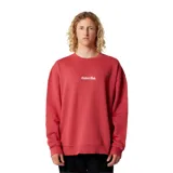 Buzo de algodón 100% color rojo, con tela de punto, calce regular y logo "Critical Slide" bordado en blanco en el pecho.