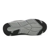 Zapatillas Avia Infinite para hombre, color gris oscuro con detalles en naranja y negro.