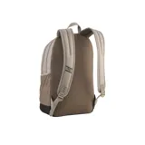 Mochila Puma Buzz de 28 litros, color negro, con compartimentos principales con cierre, bolsillo frontal con cierre, bolsillos laterales de red y logo de la marca en relieve.