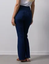 Jegging con pretina elastizada, marca Zac & Rachel. Delantera y trasera con bolsillos. Terminación de ruedo bootcut.