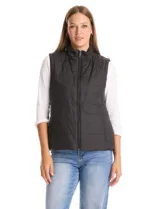 Gabardina técnica negra con sistema 3 en 1, compuesta por una capa exterior resistente al viento y lluvia con capucha, cierre frontal con solapa y bolsillos, y un chaleco interior capitoneado desmontable para mayor abrigo.