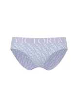 Bombacha hiphugger de Victoria's Secret en color lila con estampado de monograma y pretina elástica blanca con el logo de la marca en negro.