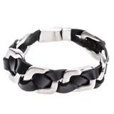 Pulsera de cuero trenzado negro con eslabones plateados y cierre magnético.