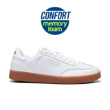 Championes Joma Campus de cuero sintético blanco con detalles en azul y rojo. Inspirados en las zapatillas clásicas atemporales con un toque de modernidad. Cuentan con tecnología Memory Foam de doble densidad en la plantilla y horma ancha Wide Plus para mayor confort. La suela es de caucho DURABILITY, muy resistente al roce y al desgaste.