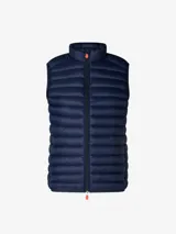 Chaleco puffer naranja con cuello alto y cierre frontal con cremallera.