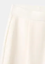 Pantalón piqué de corte recto y tiro medio, color blanco.