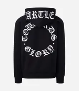 Buzo canguro negro Blue Steel de fleece con capucha, manga larga y cierre frontal. Cuenta con lettering bordado en la capucha y un diseño circular estampado en la espalda en color blanco con tipografía gótica.