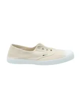 Championes estilo alpargata RKF modelo Greece, color beige, confeccionados en algodón orgánico con puntera reforzada y suela de caucho natural. Presentan ojalillos metálicos sin cordones y diseño ligero y transpirable.