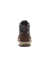 Bota de cuero tipo nubuck color marrón, con diseño impermeable, cuello acolchado en color negro y suela de goma antideslizante en tono beige.