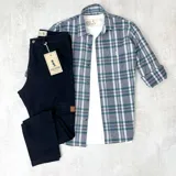 Camisa de manga larga a cuadros grises, verdes y blancos, de algodón peinado.