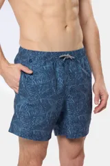 Short de baño azul con estampado de hojas, cintura elástica con cordón ajustable, bolsillos laterales y suspensor de malla fina.