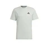 Remera deportiva Adidas de hombre color gris claro, con logo negro en el pecho y tecnología Aeroready.