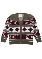 Cardigan verde con diseño geométrico en blanco y bordó, con cuello en V, cierre con botones y dos bolsillos delanteros.