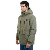 Campera técnica con capucha, color verde militar, con cierre frontal y solapa, bolsillos superiores con cierre y bolsillos inferiores con solapa y botón. Diseño acolchado con logo de la marca en el pecho.
