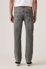 Jeans Levi's 502 Regular Taper de corte regular con pierna cónica y tiro medio, en tono gris oscuro con efecto lavado.