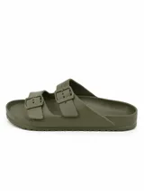 Sandalias de dos tiras con hebillas ajustables, diseño anatómico y acabado en color negro.