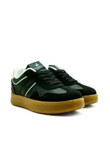 Championes deportivos Santa Barbara modelo Glint, color negro con detalles en blanco y suela de goma color tostado.