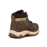 Bota acordonada de cuero sintético color marrón, con caña media, suela de goma y detalle de la marca en el lateral.