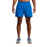 Short de running Saucony Outpace, color azul eléctrico, con cintura elástica, cordón interior, entrepierna de 5 pulgadas, bolsillos laterales y bolsillo trasero con cremallera.