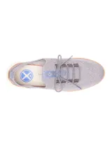 Championes Hush Puppies modelo Body Shoe Advance Knit Laceup, color gris claro, confeccionados en tejido knit con detalles en cuero sintético y suela blanca con amortiguación Bounce.