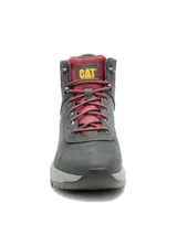 Botas de trekking Caterpillar modelo Surge Hiker, de color gris con detalles en rojo y suela robusta gris, con cordones bicolores y logo de la marca en el lateral y la lengüeta.