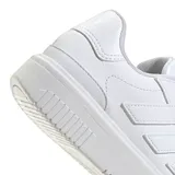 Championes Adidas Courtblock Bold de mujer, color blanco, con plataforma y las tres tiras características de la marca en los laterales.
