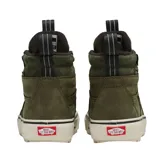 Championes de caña alta Vans Sk8-Hi DR MTE-2 color verde oliva, con cordones bicolores y ojales metálicos.