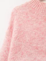 Buzo rosa de tejido melange, marca Q2, con cuello alto y mangas 3/4.