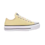 Zapatillas Converse Chuck Taylor All Star Lift, de caña baja con plataforma. Capellada de lona color amarillo pastel, con etiqueta tejida en la lengüeta, cordones de poliéster, ojalillos metálicos, vira y suela de caucho.