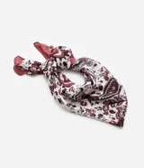Pañuelo cuadrado de poliéster con acabado satinado, estampado paisley en tonos blanco, burdeos y marrón.