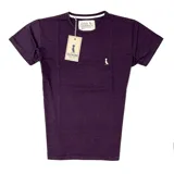 Remera básica de algodón color vino tinto melange, de corte clásico y manga corta.