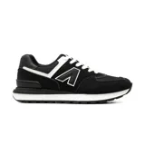 Championes deportivos American Sport modelo Mila 2.0, color negro con detalles en blanco. Confeccionados en malla y gamuza sintética, con cordones blancos y logo lateral en forma de letra "A".