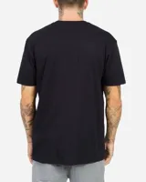 Remera negra de manga corta con estampa frontal del logotipo de Lost Surfboards en color blanco.