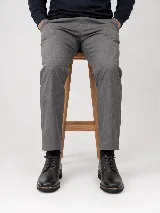 Zapato de vestir acordonado para hombre, confeccionado en 100% cuero vacuno negro con diseño clásico, punta redonda y suela con detalle de costura visible.