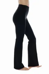 Leggings de yoga acampanadas de tiro alto en color negro, confeccionadas en tejido funcional con tecnología SoftMove™ y DryMove™ para absorción del sudor y máximo confort.