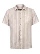 Camisa de manga corta RKF para hombre, de color beige con diseño de rayas verticales en tonos marrones y celestes, cuello camisero, cierre frontal de botones y un bolsillo ojal en el pecho.