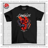 Remera negra de algodón con estampa frontal inspirada en la serie Evangelion, presentando al Eva Unit-02 con detalles en rojo y naranja y texto temático.