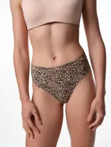 Bombacha tipo colaless de microfibra con estampado animal print de cebra, tiro medio y corte láser para un acabado sin costuras.