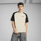 Remera Puma Sport color arena con mangas raglán cortas en negro y logo estampado en el pecho.