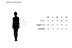 Camisa de jean azul oscuro, de corte recto, con cuello clásico, manga larga y bolsillo en el pecho.