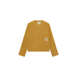 Sweater de punto color mostaza, con cuello redondo, manga larga y diseño holgado. Cuenta con una etiqueta con el logo de la marca en el dobladillo inferior izquierdo.