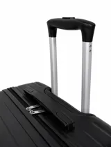Valija rígida color negro, modelo Lagos de 24 pulgadas, con diseño texturizado de líneas diagonales y cuatro ruedas dobles.