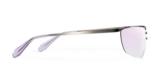 Lentes de sol con diseño envolvente y montura de acero inoxidable color plata. Presentan lentes de nylon color púrpura con forma cuadrada de bordes suavizados y detalles de remaches metálicos en la unión con el puente.