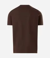 Remera marrón de corte slim, cuello redondo y manga corta, con textura acanalada vertical.